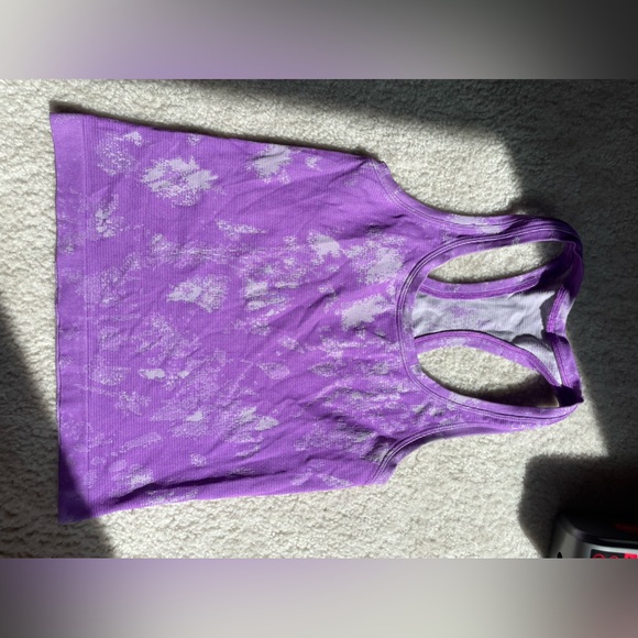 Size 4 lululemon race length swiftly tech tank top in moonlight magenta - Picture 3 of 4